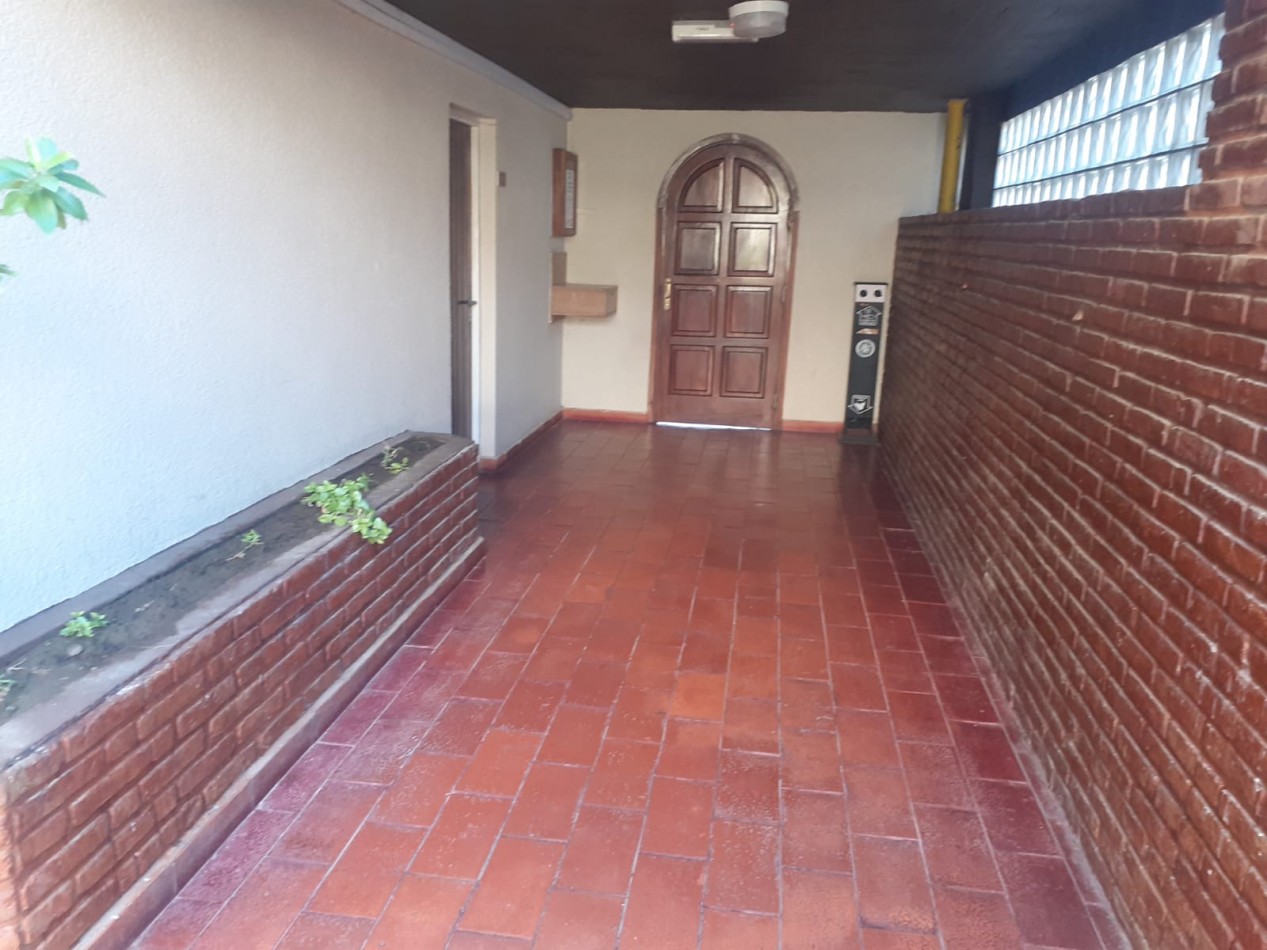 Venta Depto 2 Amb Con Balcon Al Frente Y Cochera Cubierta