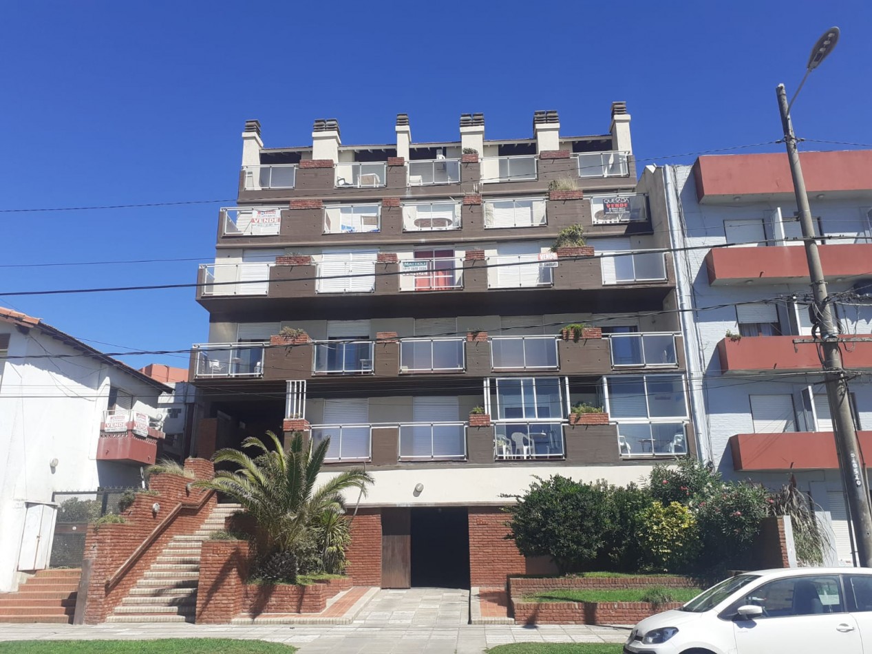 Venta Depto 2 Amb Con Balcon Al Frente Y Cochera Cubierta