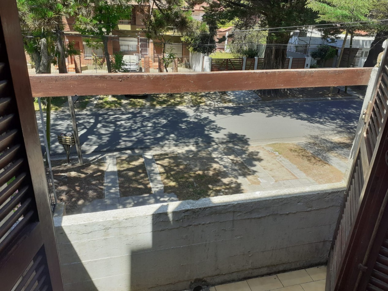 Venta Amplio Triplex Con Garage Cubierto