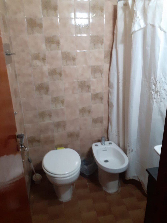 Venta Amplio Triplex Con Garage Cubierto