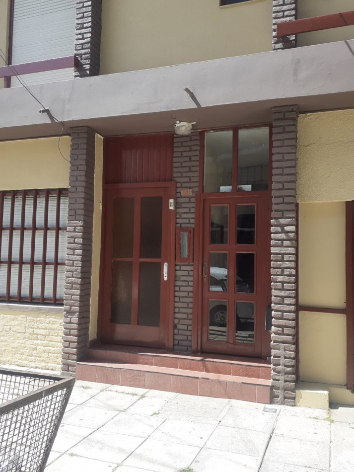 Venta Depto 2 Amb Con Balcon A La Calle A 1 1/2 Cuadra Del Mar
