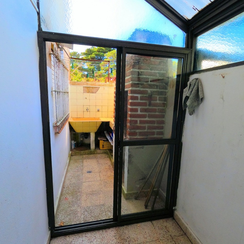 Venta 2 Amb Con Cochera Cubierta Patio Y Parrilla