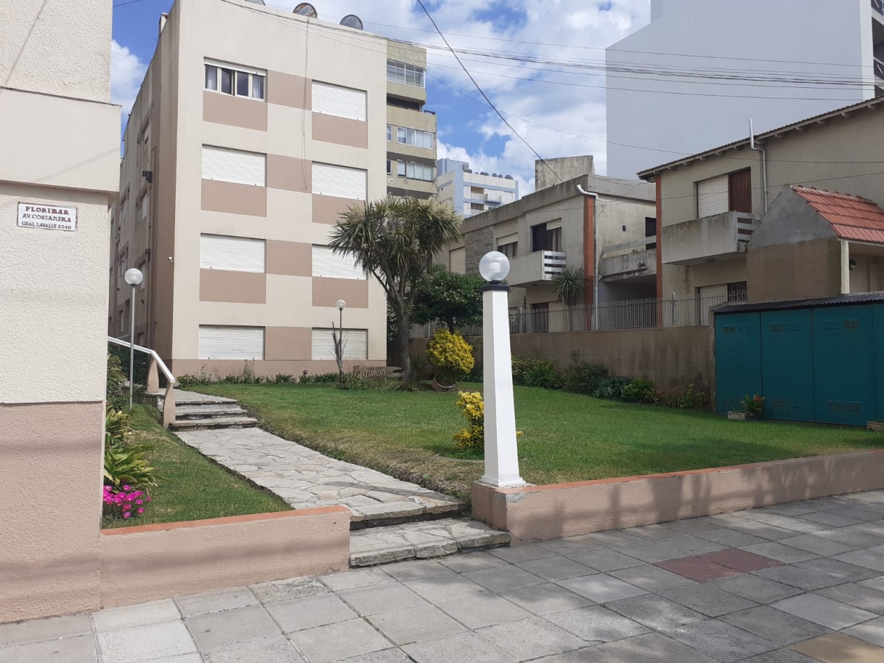 Venta Dpto 3 Amb En Planta Baja Frente Al Mar Con Estacionamiento