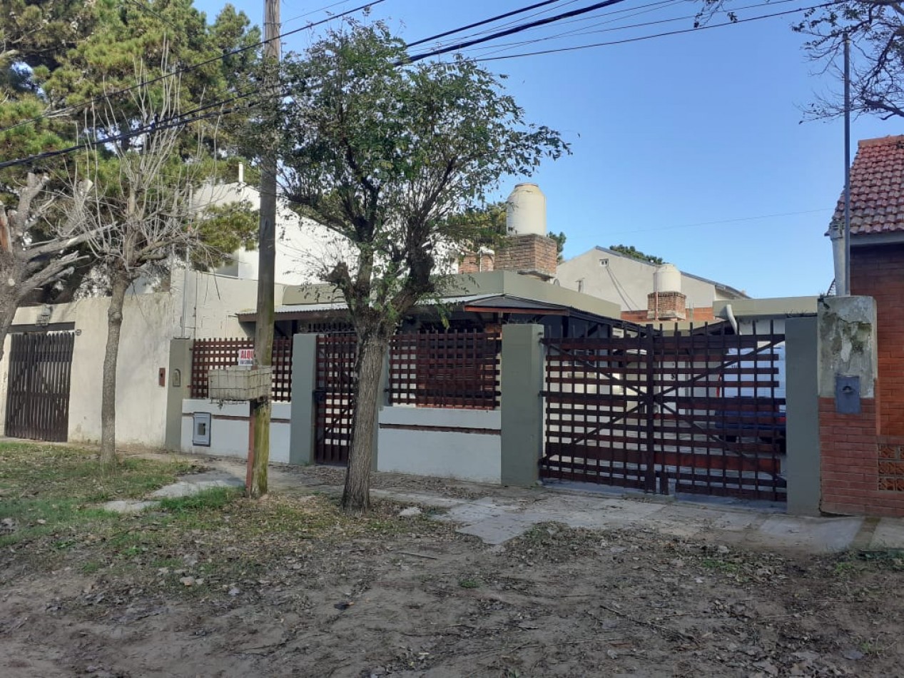 Venta Complejo (4 Unidades) Con Gas Natural Y Espacio Vehicular