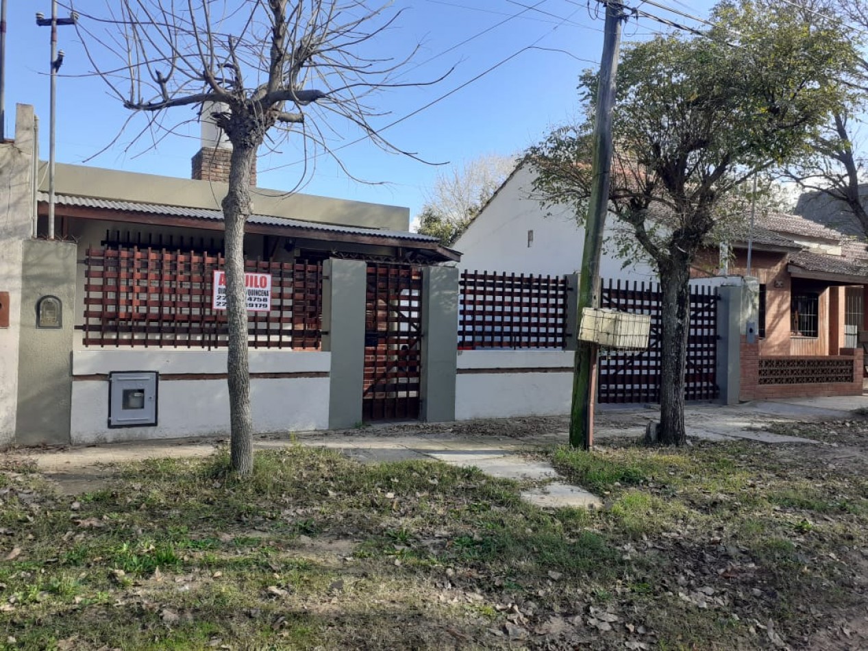 Venta Complejo (4 Unidades) Con Gas Natural Y Espacio Vehicular