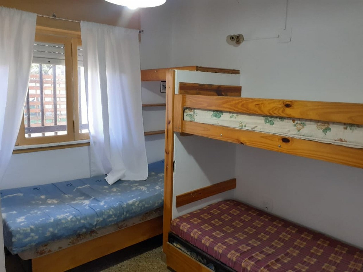 Venta Complejo (4 Unidades) Con Gas Natural Y Espacio Vehicular