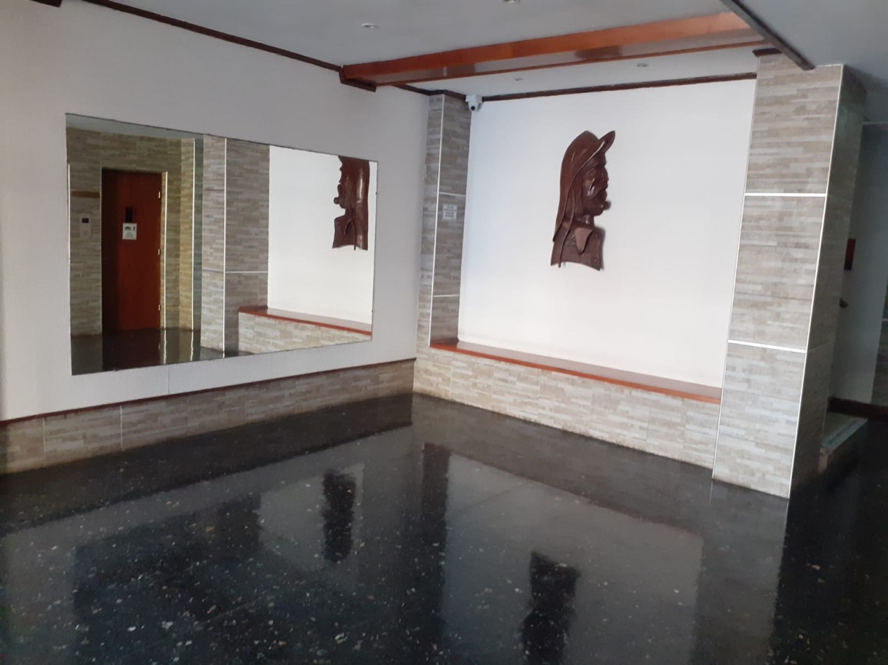 ALQ. TEMP DEPTO 2 AMB EN PLENO CENTRO A 1 CUADRA DEL MAR