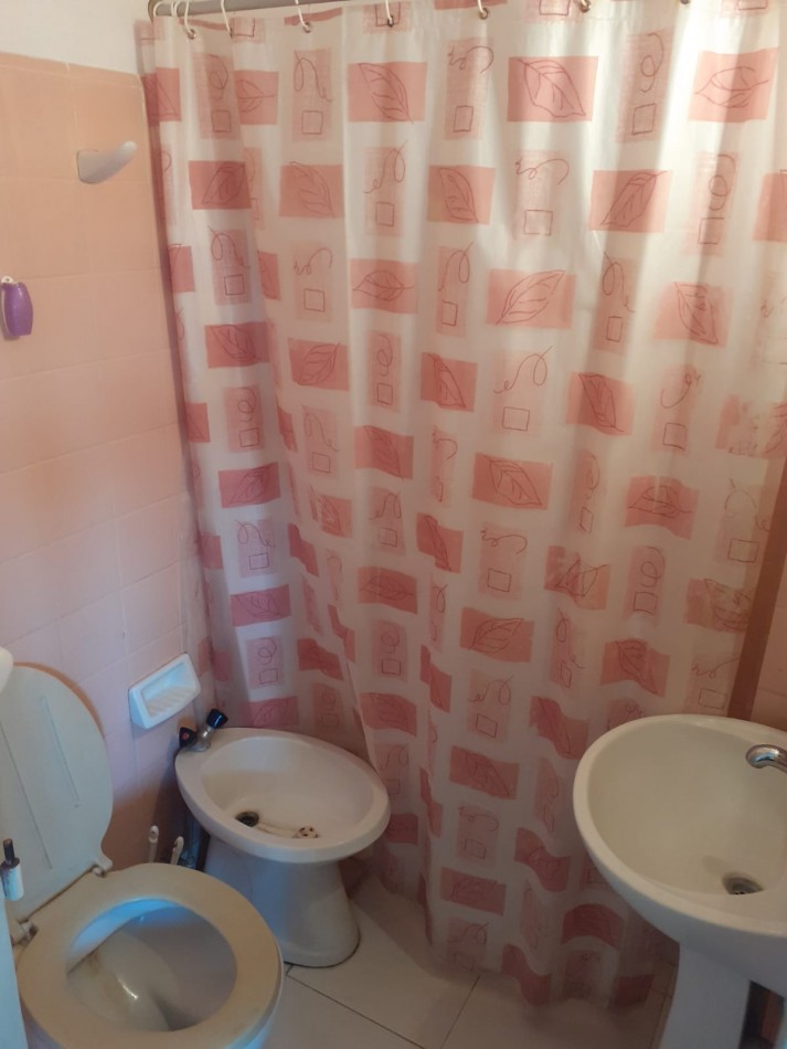 ALQ. TEMP DEPTO 2 AMB EN PLENO CENTRO A 1 CUADRA DEL MAR