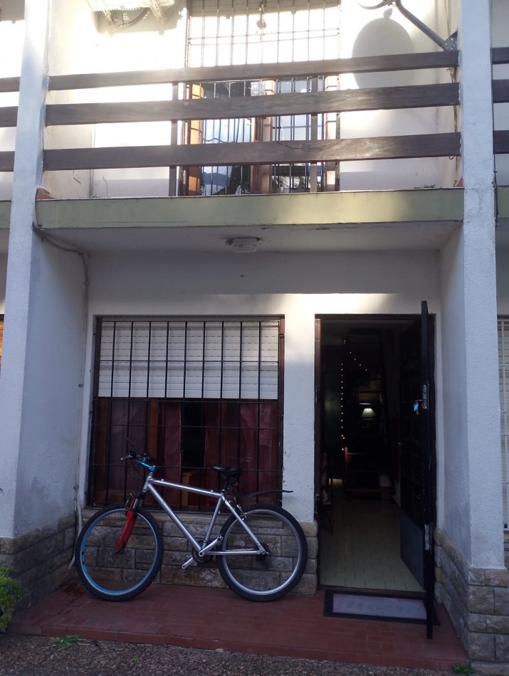 SE VENDE DUPLEX A SOLO 5 CUADRAS DEL MAR EN MUY BUEN ESTADO