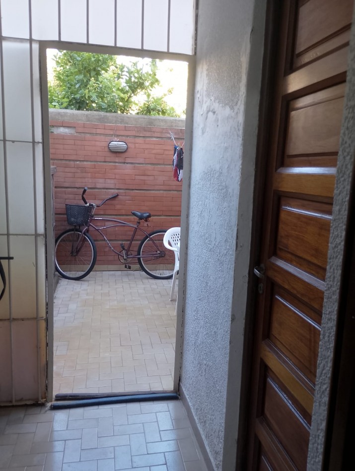 SE VENDE DUPLEX A SOLO 5 CUADRAS DEL MAR EN MUY BUEN ESTADO