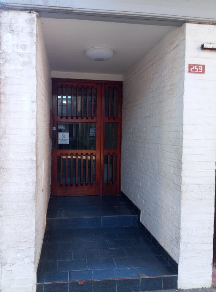 Venta  depto 2 amb con amplio Patio