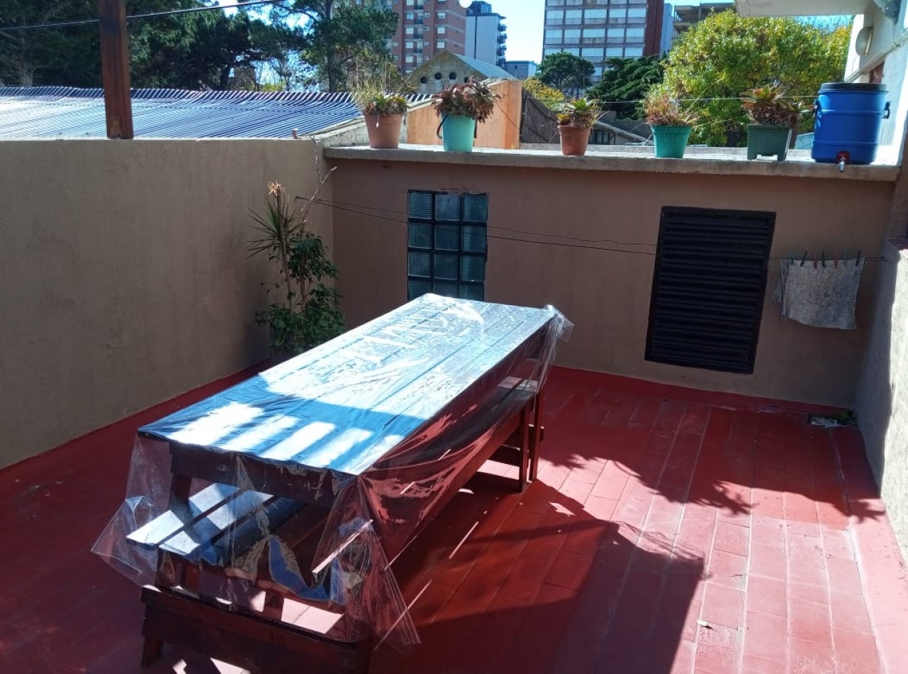 Venta  depto 2 amb con amplio Patio