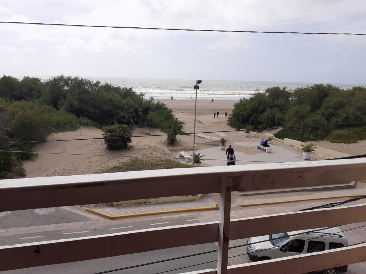 Venta lindo 2 1/2 amb con balcon a la calle