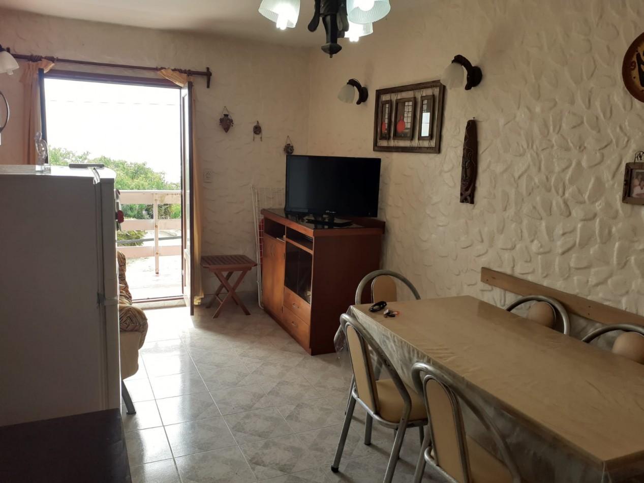 Venta lindo 2 1/2 amb con balcon a la calle