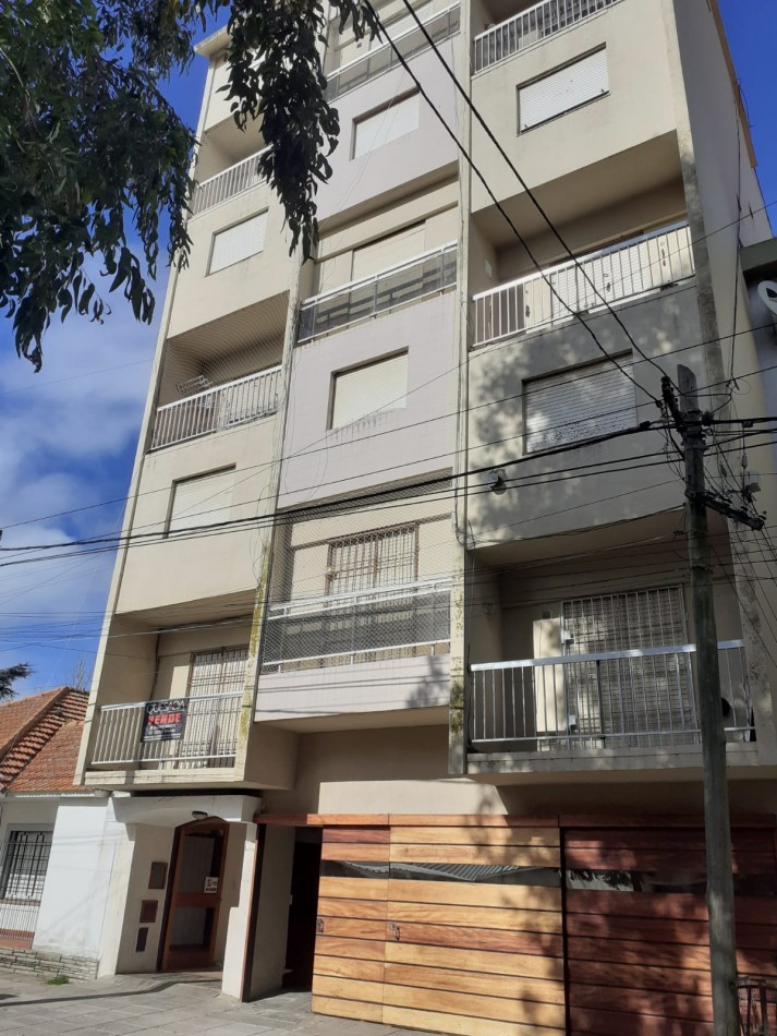 Venta lindo depto 2 amb con patio