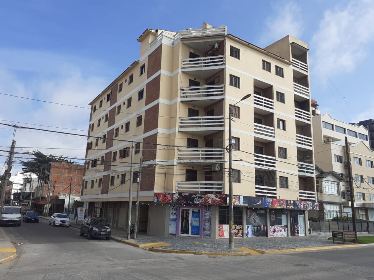 ALQ. ANUAL DEPTO 2 AMB A MTS DEL MAR