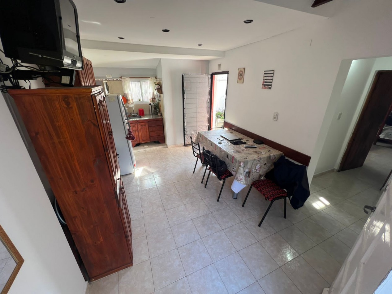VENDE Dpto 2 en planta baja con GAS NATURAL, PATIO y ESPACIO VEHICULAR