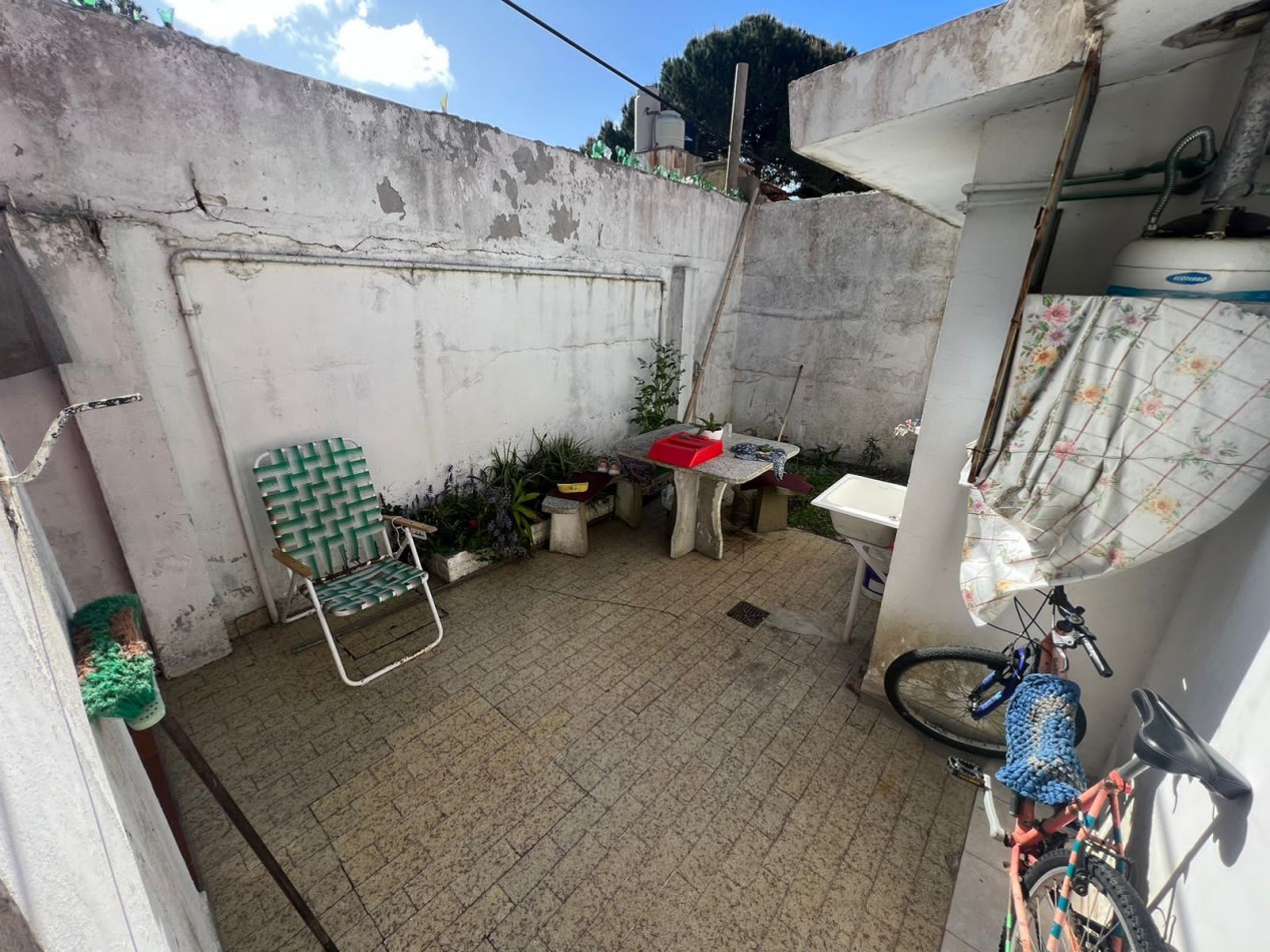 VENDE Dpto 2 en planta baja con GAS NATURAL, PATIO y ESPACIO VEHICULAR