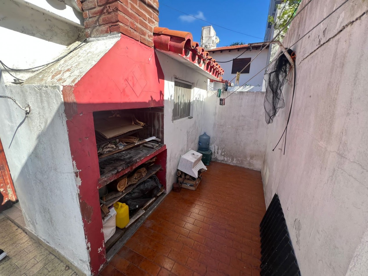 VENDE Dpto 2 en planta baja con GAS NATURAL, PATIO y ESPACIO VEHICULAR