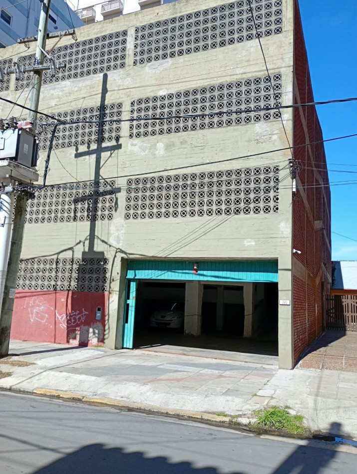 VENTA COCHERA CUBIERTA